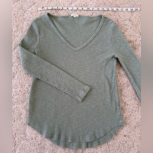 Dylan Green Waffle Knit Long Sleeve V-Neck Top XS Hi-Low Hem